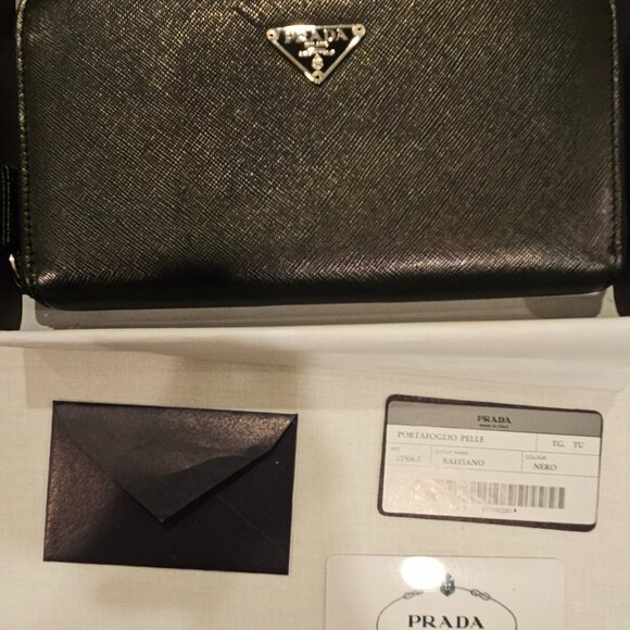 Prada Saffiano Long Zippy wallet - Picture 5 of 6